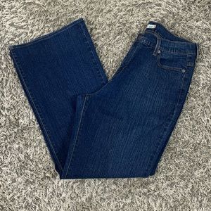 Women’s Levi’s 512 Perfectly Slimming Bootcut 14 M